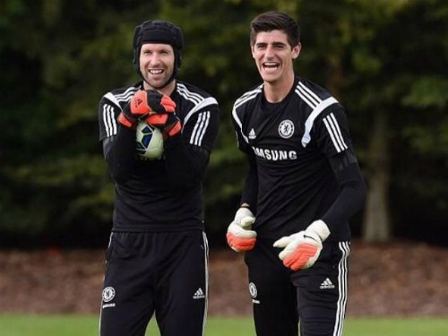 Courtois: “Đừng so sánh tôi với Cech”