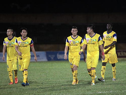SLNA – S.Khánh Hoà BVN: 0 – 1 “Tội đồ” Mạnh Hùng