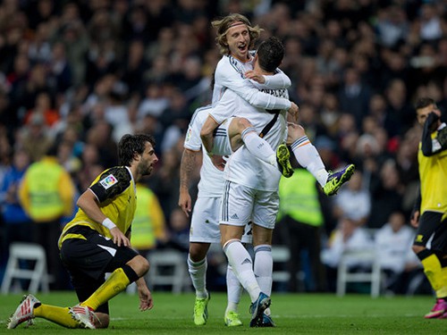 Luka Modric thách thức CR7 chạy đua