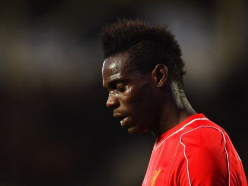 Mario Balotelli: Hạng ba đá làm gì!