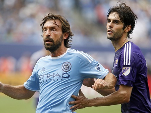 Pirlo chào sân, Kaka thua thảm