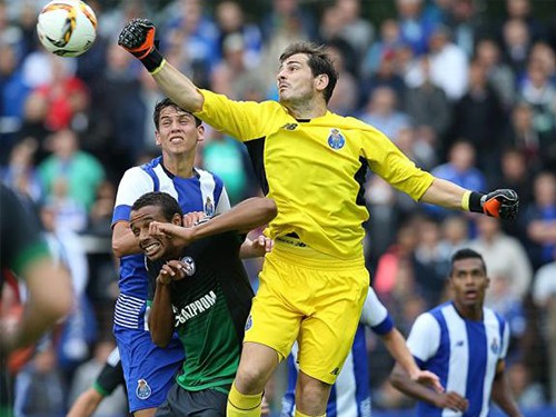 Schalke 04 0-0 Porto: Lần đầu sạch lưới