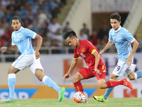 Việt Nam 1-8 Man City: Văn Quyết sáng nhất Mỹ Đình
