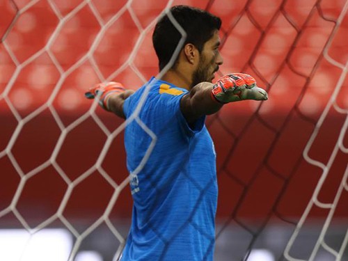 Thế giới thay đổi, Luis Suarez bắt penalty hay hơn cả Ter Stegen