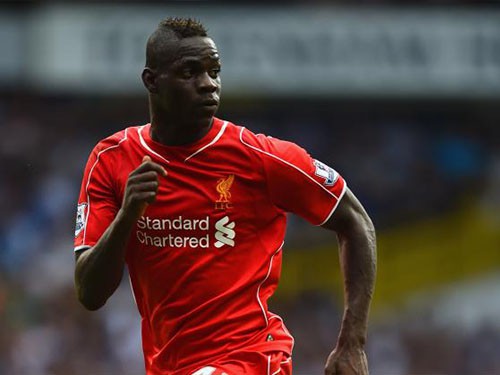 Chưa tìm được bến đỗ mới, Balotelli tập làm hoạt náo viên