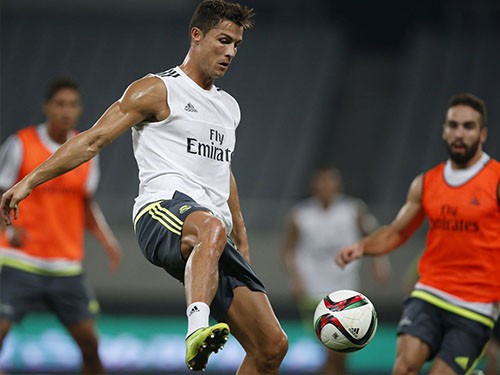Pha bóng cực ‘cool’ của CR7 trước khán giả Trung Quốc