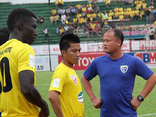 HLV Hoàng Thanh Tùng: “Thanh Hóa chưa dám nghĩ đến vô địch”