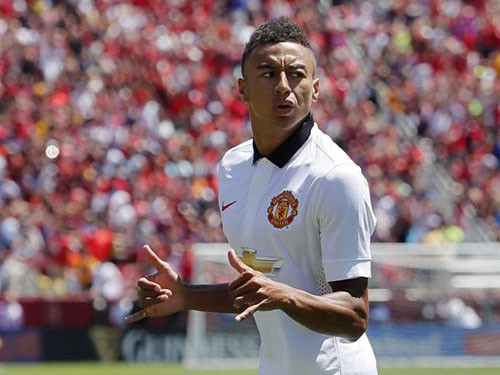 Jesse Lingard khoe tài chơi bóng bằng đầu của các cầu thủ Man Utd