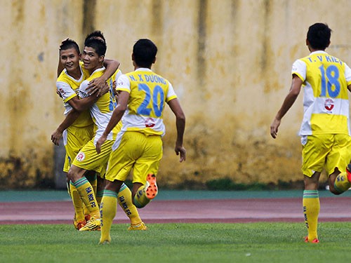 HÀ NỘI 3 – 2 CAND: Đặt một chân lên V.League