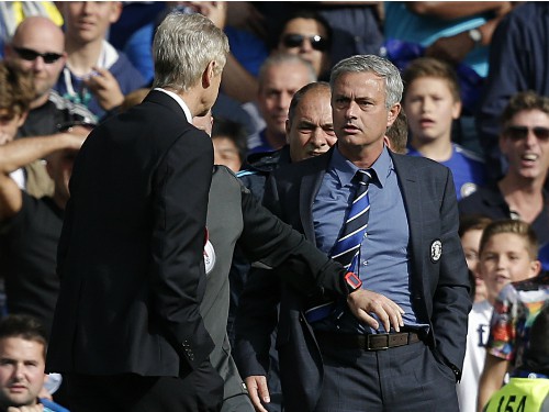 Đấu xong, Mourinho và Wenger lại “đá” nhau chí choé