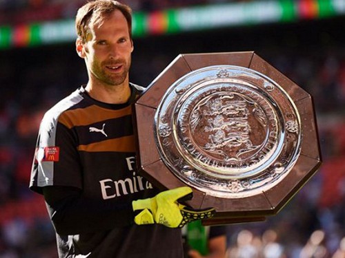 Petr Cech người cũ gieo sầu cho Chelsea