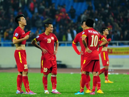 Việt Nam tụt 10 bậc, Hà Lan văng khỏi Top 10 FIFA