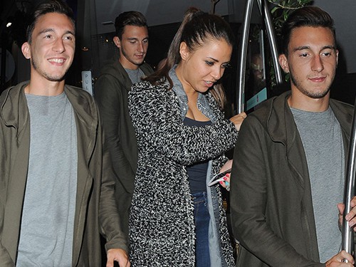 Darmian đưa bồ đi ăn tối trước mùa giải mới