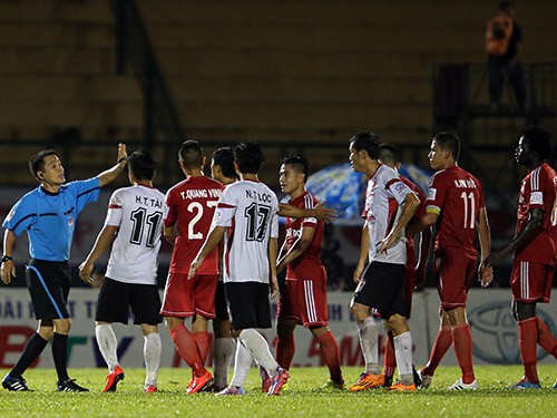 HLV Nguyễn Thanh Sơn: “Trọng tài ở Việt Nam… là vậy”