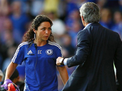 Jose Mourinho: “Bác sĩ cũng phải hiểu bóng đá chứ”