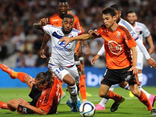 Lyon 0-0 Lorient: Sư tử mất nanh
