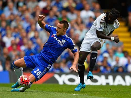 Vấn đề của Chelsea: Mua John Stones, ngay và luôn!