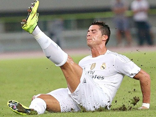 CR7 làm gì khi Real gặp khó khăn trước Valerenga?