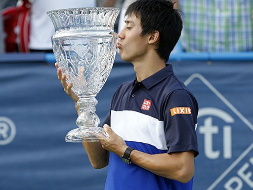 Nishikori chạm cột mốc 10 danh hiệu