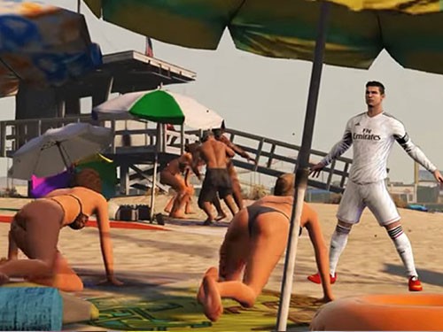 CR7 quấy rối phụ nữ rồi làm cướp trong game GTA 5