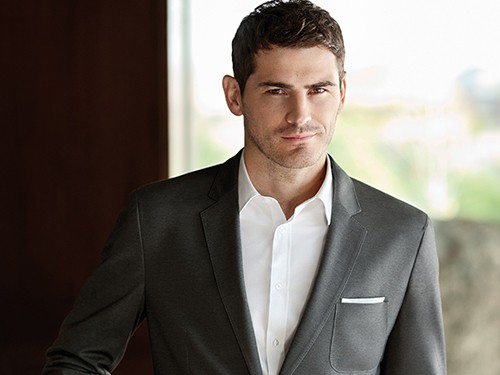 Casillas làm… cò