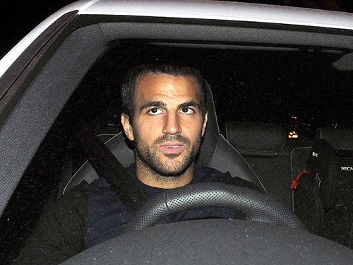 Sau Mourinho, tới lượt Fabregas dính án treo bằng vì… hỗn xế