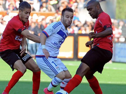 Guingamp 0-1 Lyon: Sư tử tỉnh giấc