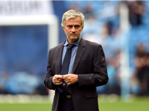 Mourinho: “Fernandinho và Toure đáng bị đuổi”