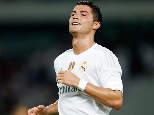 Pha bỏ lỡ khó tin của CR7 trong trận tranh Cup Bernabeu
