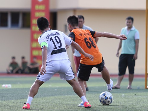 Café 24h: Kem… “chống nhục”