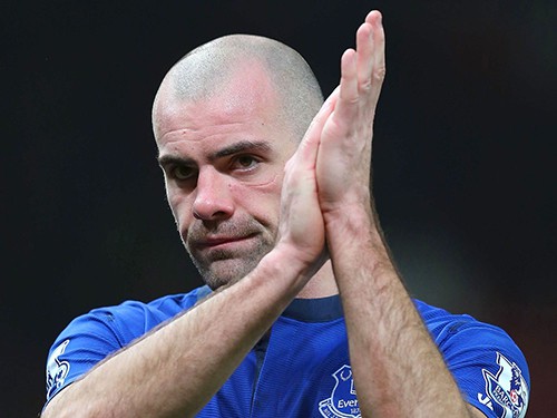 Darron Gibson uống say rồi tông người: Chạy không thoát vì… hết xăng