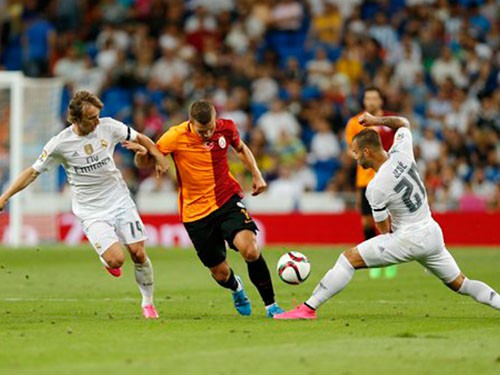 Xem lại tình huống các cầu thủ Galatasaray đá ma Real ngay tại Bernabeu