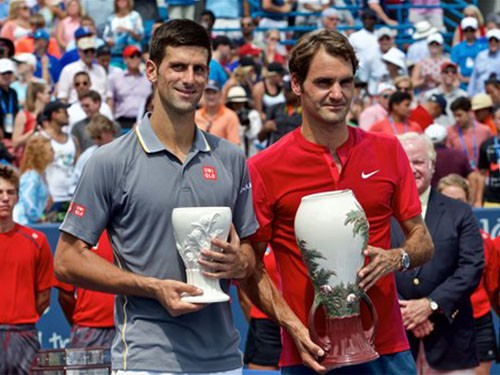 Novak Djokovic 0-2 Roger Federer