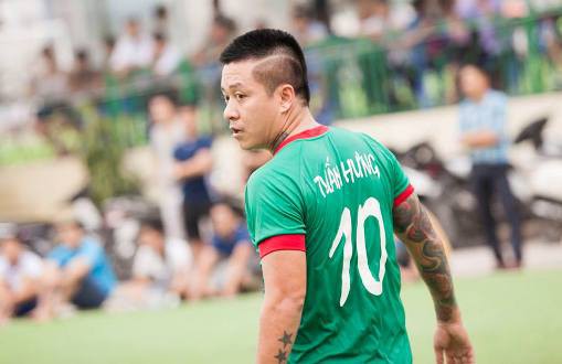 Tuấn Hưng đối đầu đội bóng fan Chelsea trong trận giao hữu gây quỹ từ thiện