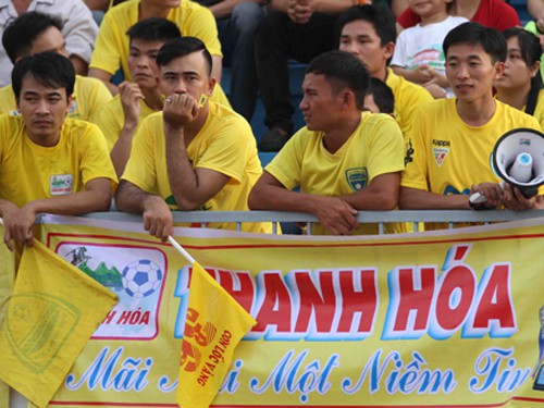 “Chung kết” V.League, B.Bình Dương – FLC Thanh Hóa: CĐV xin nghỉ việc để “tiếp lửa”