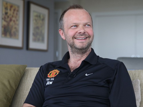 Man Utd liên hệ hỏi mua Neymar: Trò thổi bong bóng của Ed Woodward?