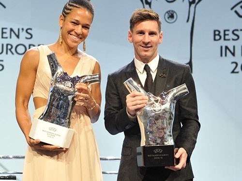 Đánh bại Ronaldo, Messi giành cú đúp danh hiệu cá nhân