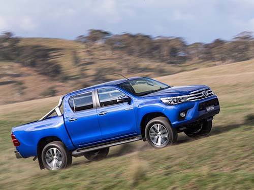 Toyota Hilux 2016 ra mắt tại Ấn Độ