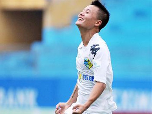 Hà Nội T&T 3-0 Sanna Khánh Hòa BVN: Lương ‘dị’ lập siêu phẩm đưa Hà Nội vào top 3