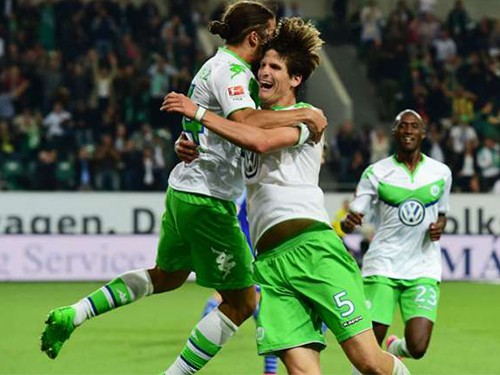 Wolfsburg 3-0 Schalke 04: Vắng De Bruyne, Sói Xanh vẫn giành trọn 3 điểm