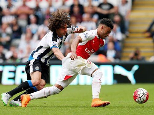 Newcastle 0-1 Arsenal: Chích chòe… than