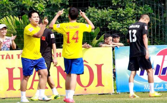 Triều Khúc vs Du Lịch: Cứ âm thầm hát âm thầm trôi (19h ngày 6/9, vòng 1 HPL-S3)