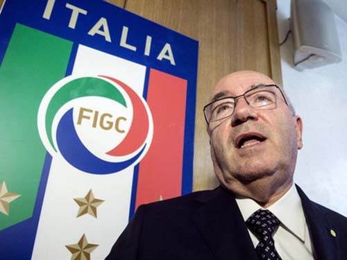Carlo Tavecchio: Đi hay ở đều do Conte