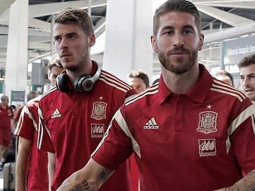 Sergio Ramos: “Quẳng gánh lo đi mà vui sống, David!”