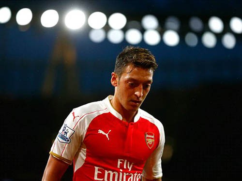 Mesut Oezil: Cá nhân hơn là giành Quả bóng vàng