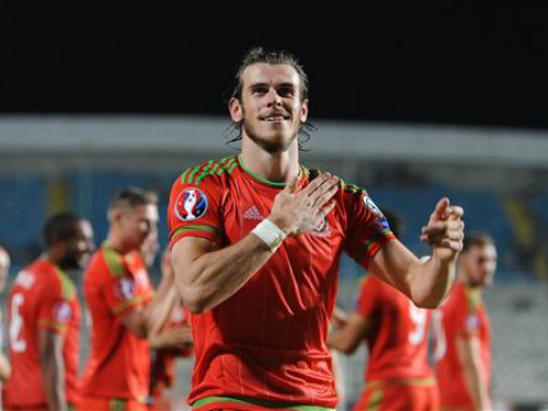Vòng loại Euro 2016: Hà Lan lâm nguy, Italia và Wales thắng nhọc