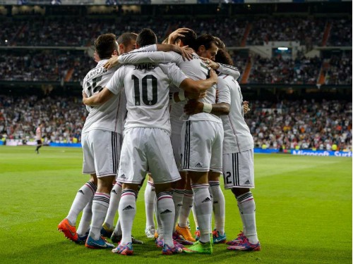Học Bayern, Real tặng 1 triệu euro cho người tị nạn