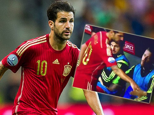 Lùm xùm chuyển nhượng, De Gea bị đàn anh ‘bơ’ khi lên tuyển