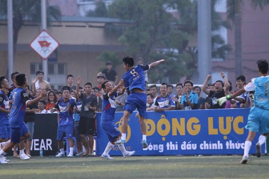 Thành Đồng đánh bại Tin Lớn trong ngày khai mạc Ngoại hạng “phủi” lần thứ 3
