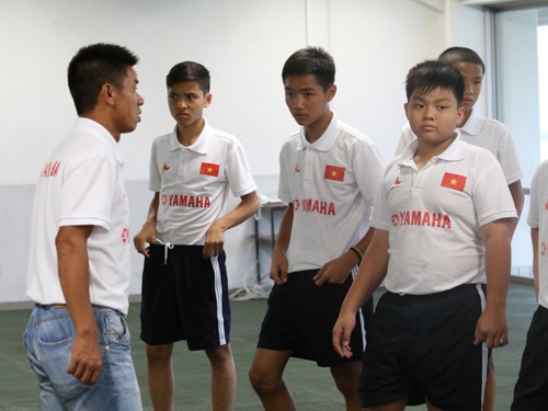 U13 bóng đá học đường Yamaha: Trưởng đoàn, HLV nói gì sau 2 chiến thắng?